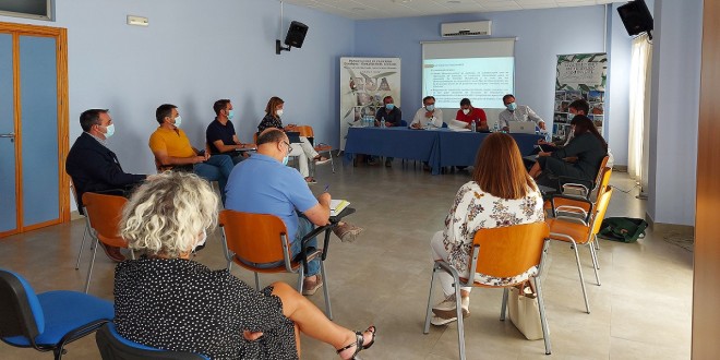Imagen de archivo de una reunión de la Comisión de Gobierno de la Mancomunidad del Guadajoz y Campiña Este. Foto: TV Baena.